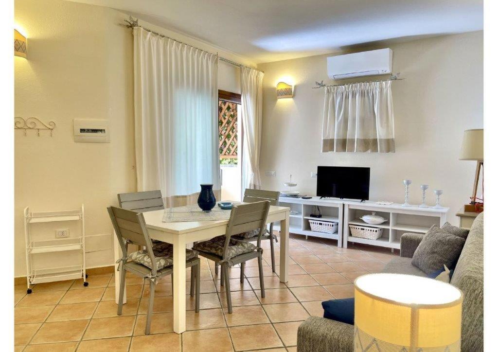 Apartamento Le Residenze Sul Mare B6 Porto Ottiolu Exterior foto